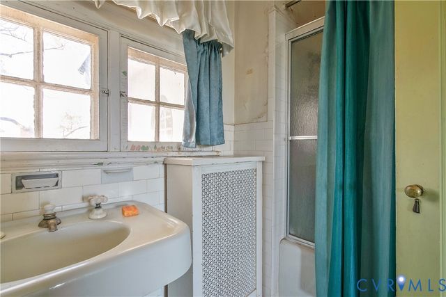 1216 Main St, West Point, VA 23181