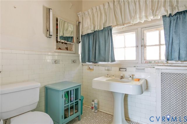 1216 Main St, West Point, VA 23181