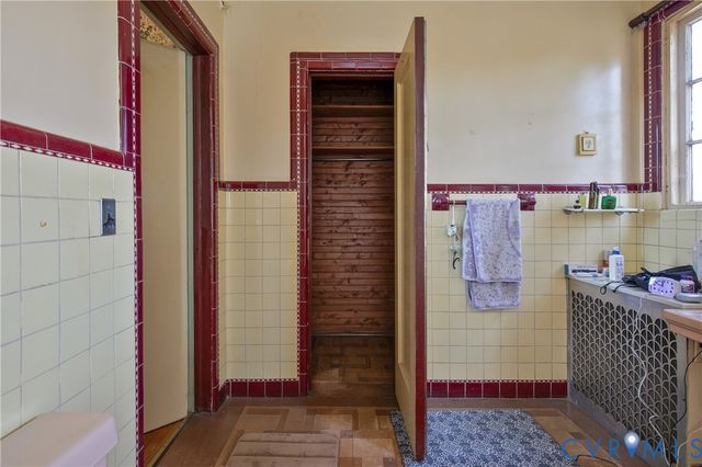 1216 Main St, West Point, VA 23181