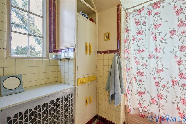 1216 Main St, West Point, VA 23181