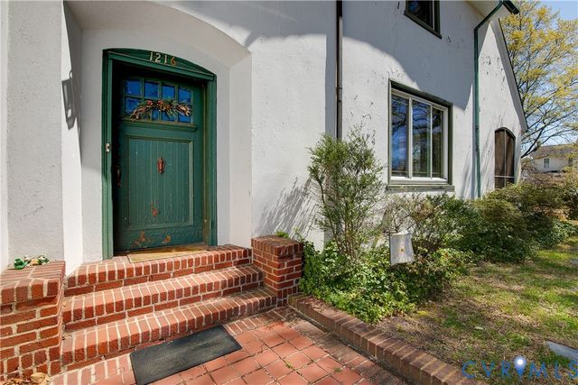 1216 Main St, West Point, VA 23181