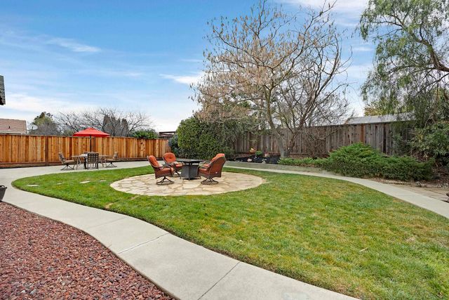 1127 Meadow Drive, Livermore, CA 94551