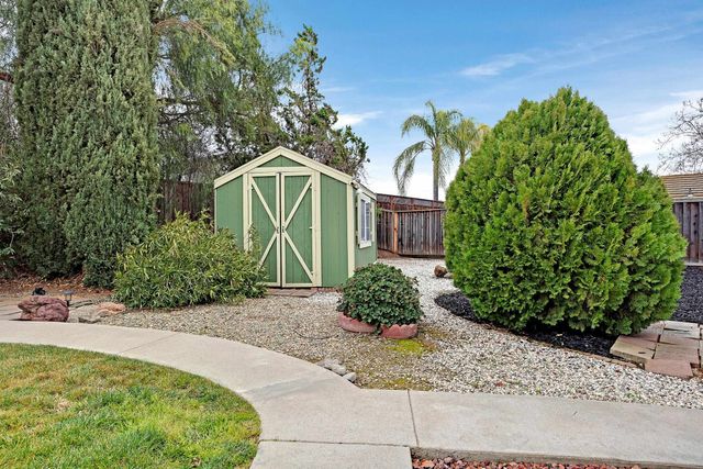 1127 Meadow Drive, Livermore, CA 94551