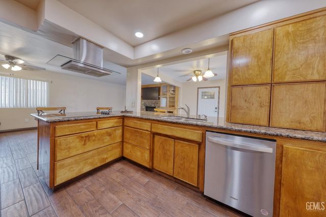 3500 Timberline Street, Bakersfield, CA 93308