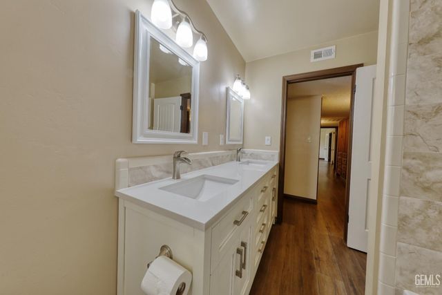 3500 Timberline Street, Bakersfield, CA 93308