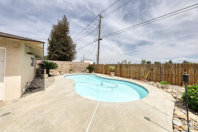 3500 Timberline Street, Bakersfield, CA 93308