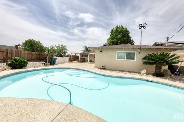 3500 Timberline Street, Bakersfield, CA 93308