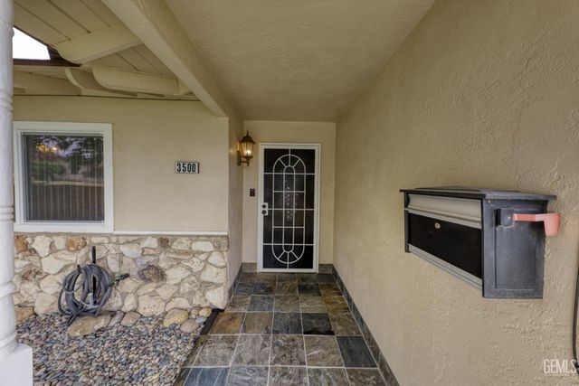 3500 Timberline Street, Bakersfield, CA 93308
