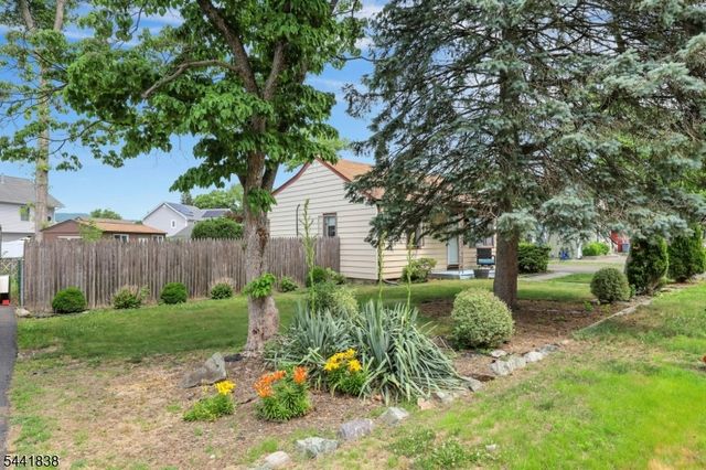 16 Boulevard Ave., Wanaque Boro, NJ 07420