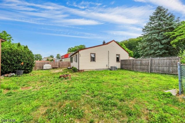 16 Boulevard Ave., Wanaque Boro, NJ 07420