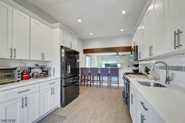 16 Boulevard Ave., Wanaque Boro, NJ 07420