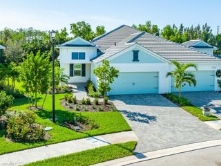 2385 Ariane DR, Naples, FL 34112
