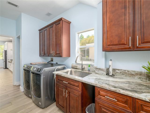 10515 CANARY ISLE DRIVE, Tampa, FL 33647