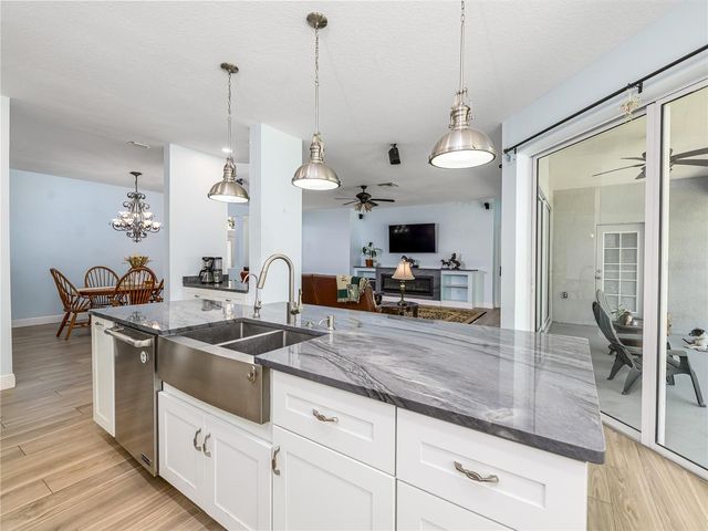 10515 CANARY ISLE DRIVE, Tampa, FL 33647