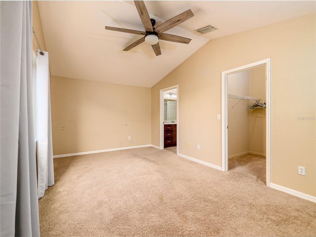 Image 38 of property listing at 10515 CANARY ISLE DRIVE, Tampa, FL 33647