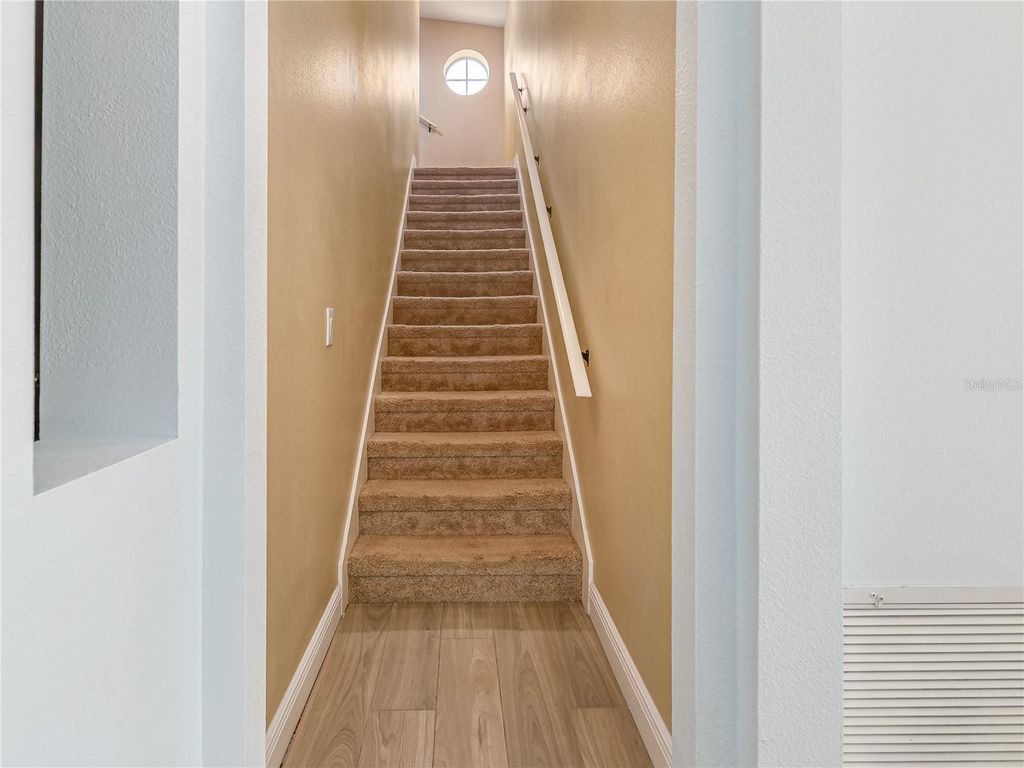 Image 44 of property listing at 10515 CANARY ISLE DRIVE, Tampa, FL 33647