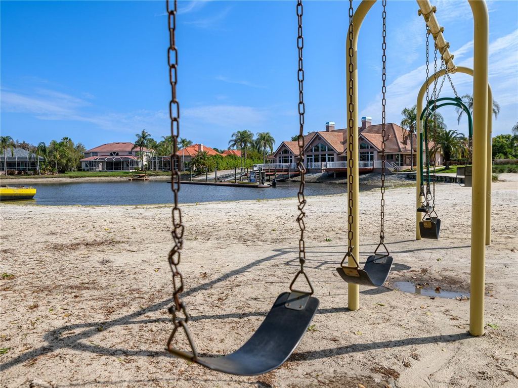 Image 51 of property listing at 10515 CANARY ISLE DRIVE, Tampa, FL 33647