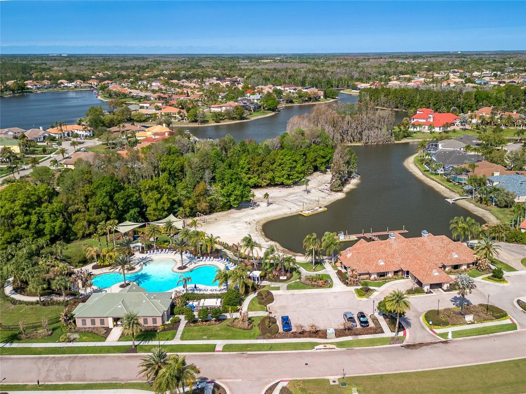 Image 62 of property listing at 10515 CANARY ISLE DRIVE, Tampa, FL 33647