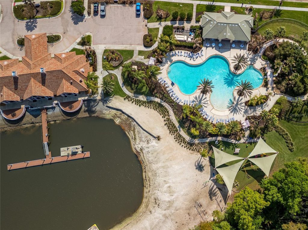 Image 68 of property listing at 10515 CANARY ISLE DRIVE, Tampa, FL 33647