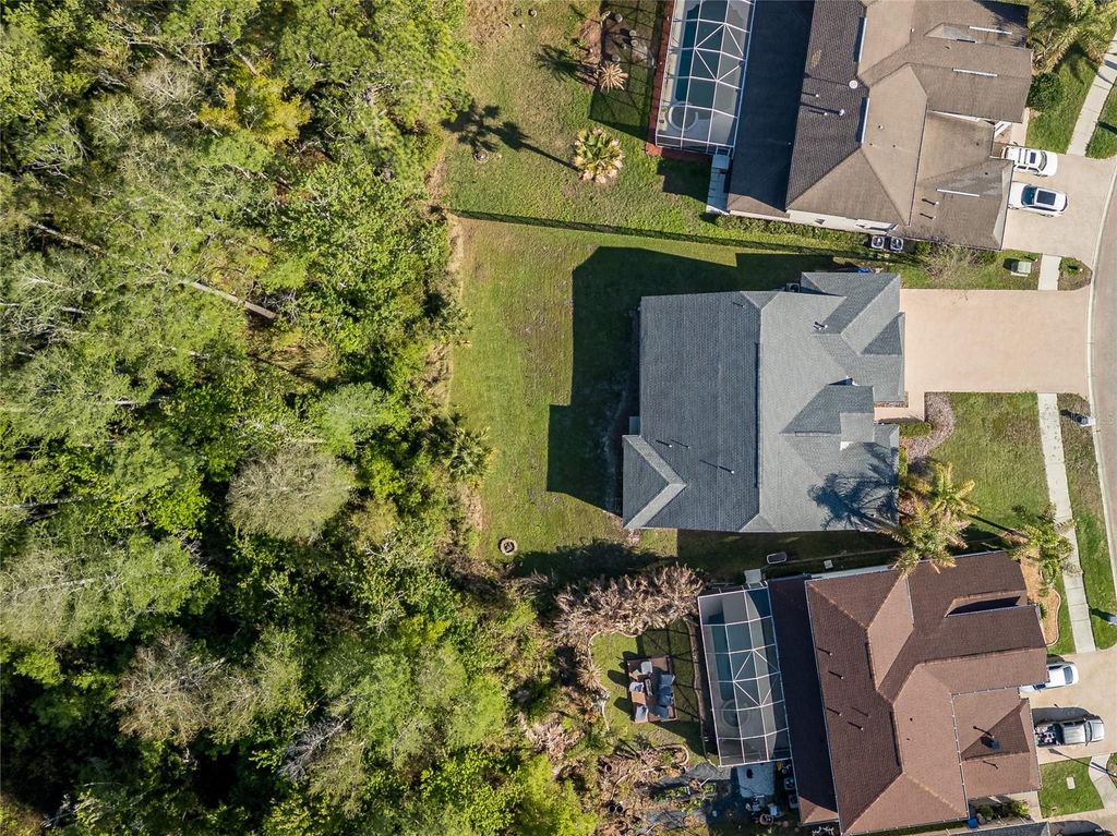 Image 73 of property listing at 10515 CANARY ISLE DRIVE, Tampa, FL 33647