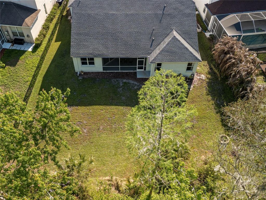 Image 75 of property listing at 10515 CANARY ISLE DRIVE, Tampa, FL 33647