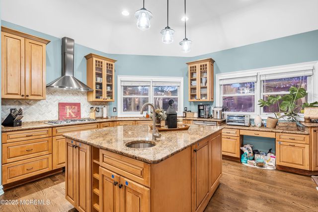 690 Colgate Avenue, Lanoka Harbor, NJ 08734