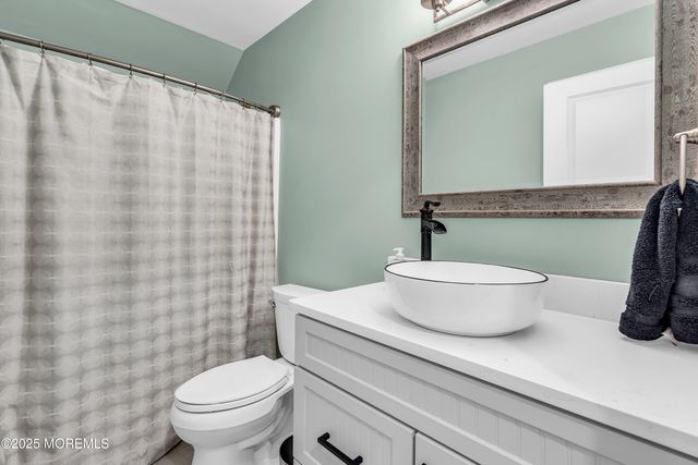 690 Colgate Avenue, Lanoka Harbor, NJ 08734