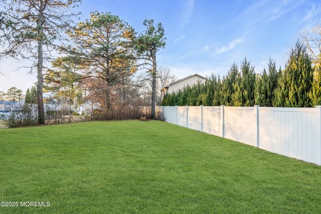 690 Colgate Avenue, Lanoka Harbor, NJ 08734