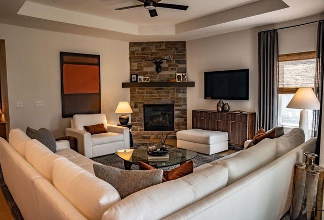 1378 Olde Highlander DRIVE, Oconomowoc, WI 53066