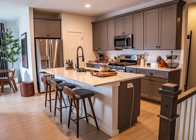 1378 Olde Highlander DRIVE, Oconomowoc, WI 53066