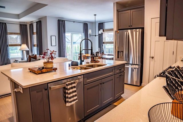 1378 Olde Highlander DRIVE, Oconomowoc, WI 53066