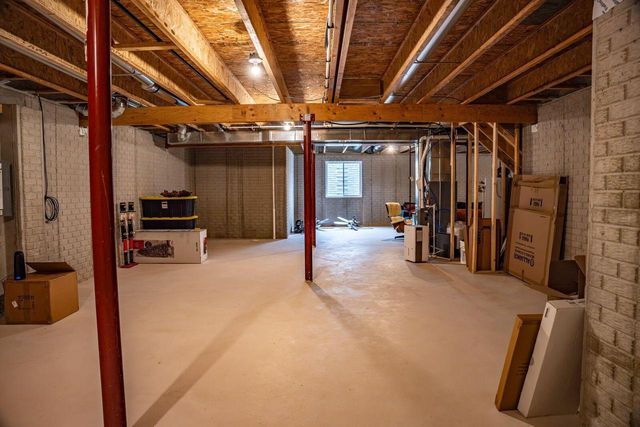 1378 Olde Highlander DRIVE, Oconomowoc, WI 53066