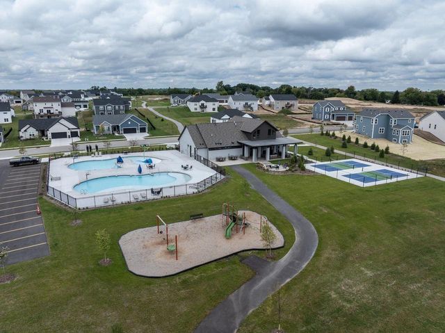 1378 Olde Highlander DRIVE, Oconomowoc, WI 53066