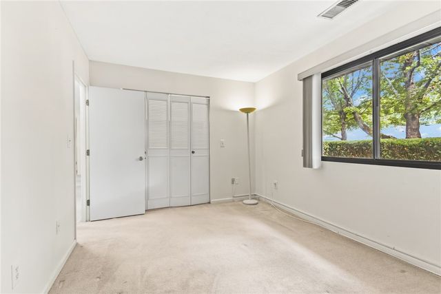 111 Edaville Court, Warwick, RI 02886