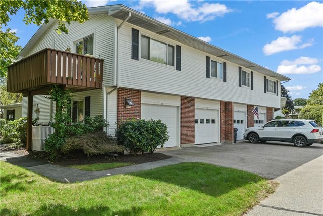 111 Edaville Court, Warwick, RI 02886