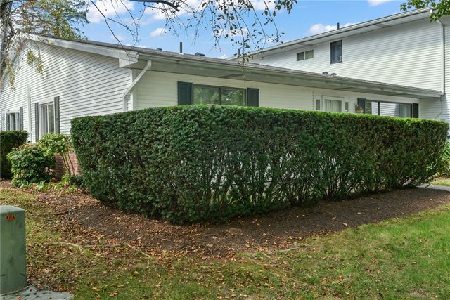111 Edaville Court, Warwick, RI 02886
