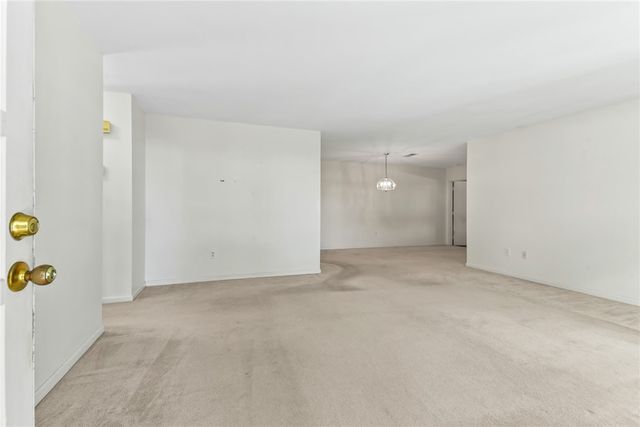 111 Edaville Court, Warwick, RI 02886