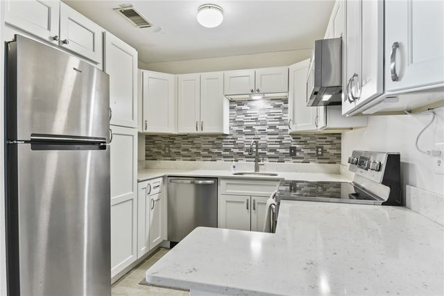 111 Edaville Court, Warwick, RI 02886