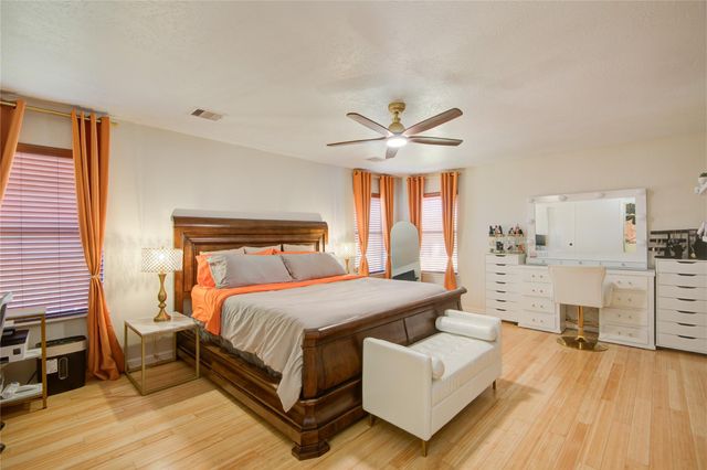 7247 Liberty Mesa Lane, Houston, TX 77049