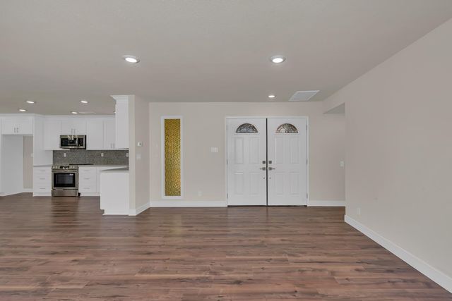 1011 Oregon Dr, Merced, CA 95340