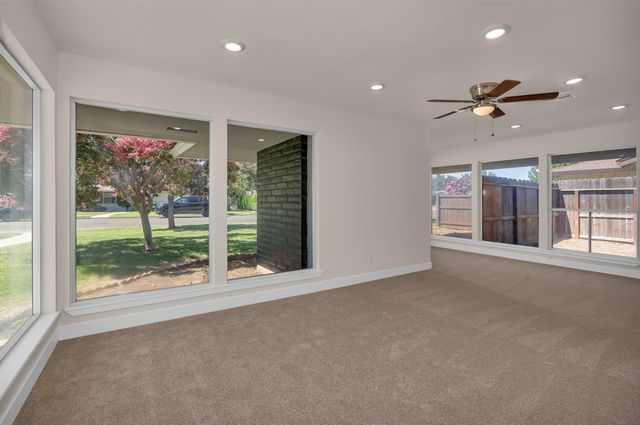 1011 Oregon Dr, Merced, CA 95340