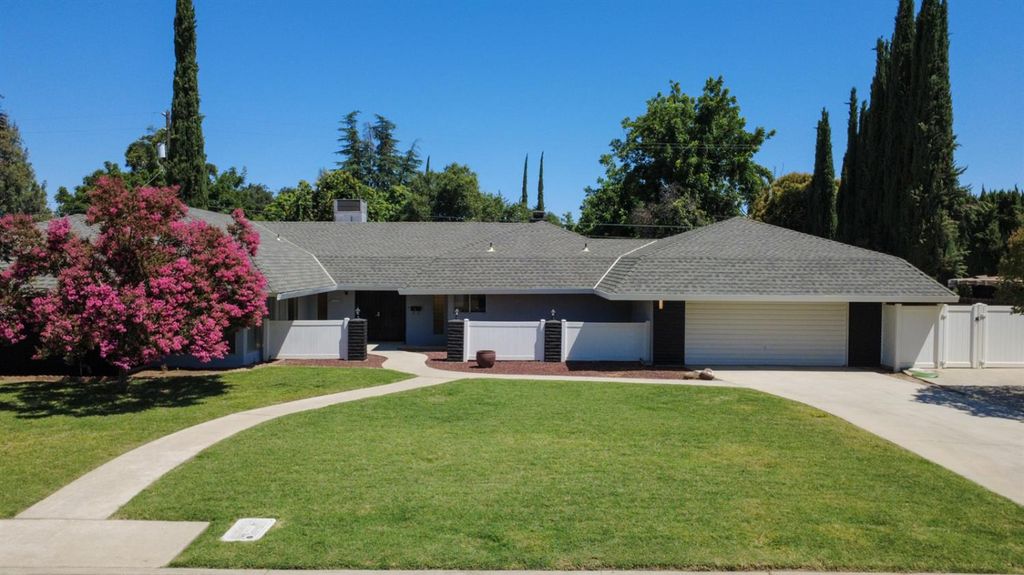 1011 Oregon Dr, Merced, CA 95340