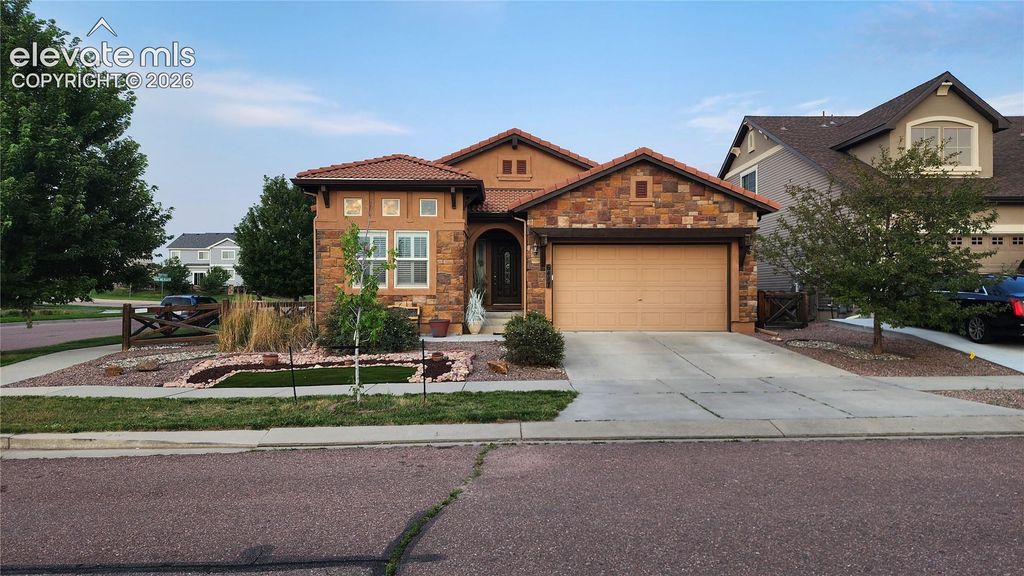 6487 Forest Thorn Court, Colorado Springs, CO 80927 — exterior