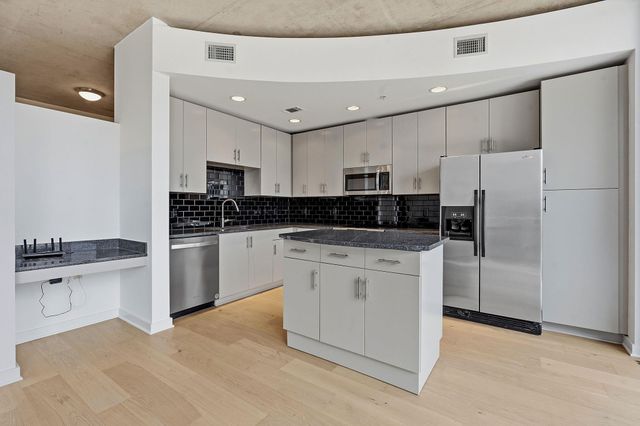360 Nueces ST 1303, Austin, TX 78701