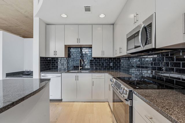 360 Nueces ST 1303, Austin, TX 78701