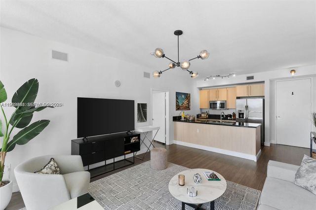 79 SW 12th St 2204-S, Miami, FL 33130