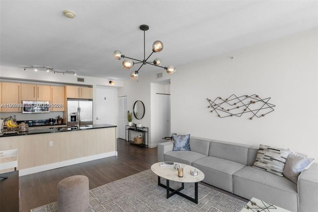 79 SW 12th St 2204-S, Miami, FL 33130