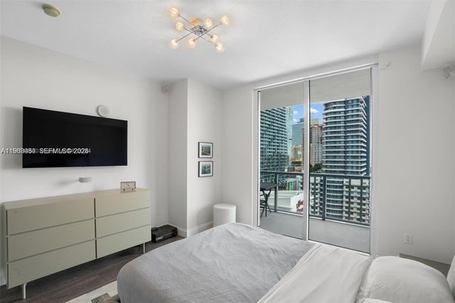 79 SW 12th St 2204-S, Miami, FL 33130