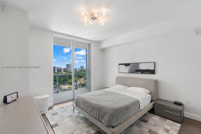 79 SW 12th St 2204-S, Miami, FL 33130