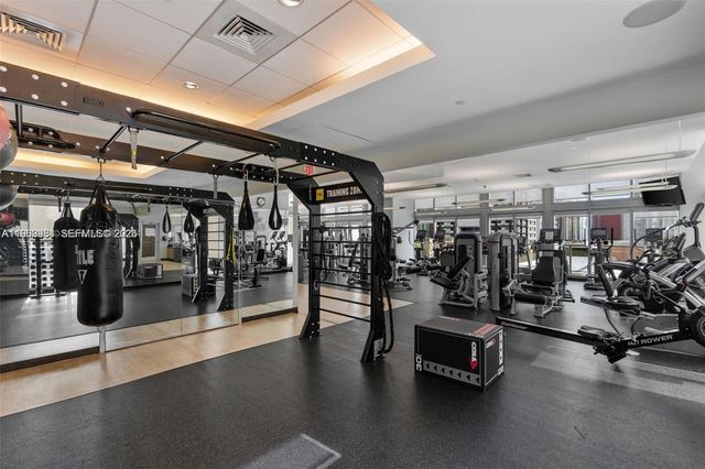 79 SW 12th St 2204-S, Miami, FL 33130